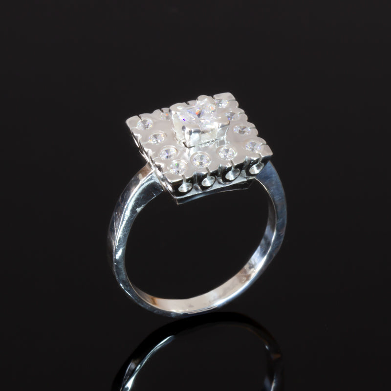 Square Cluster Ring