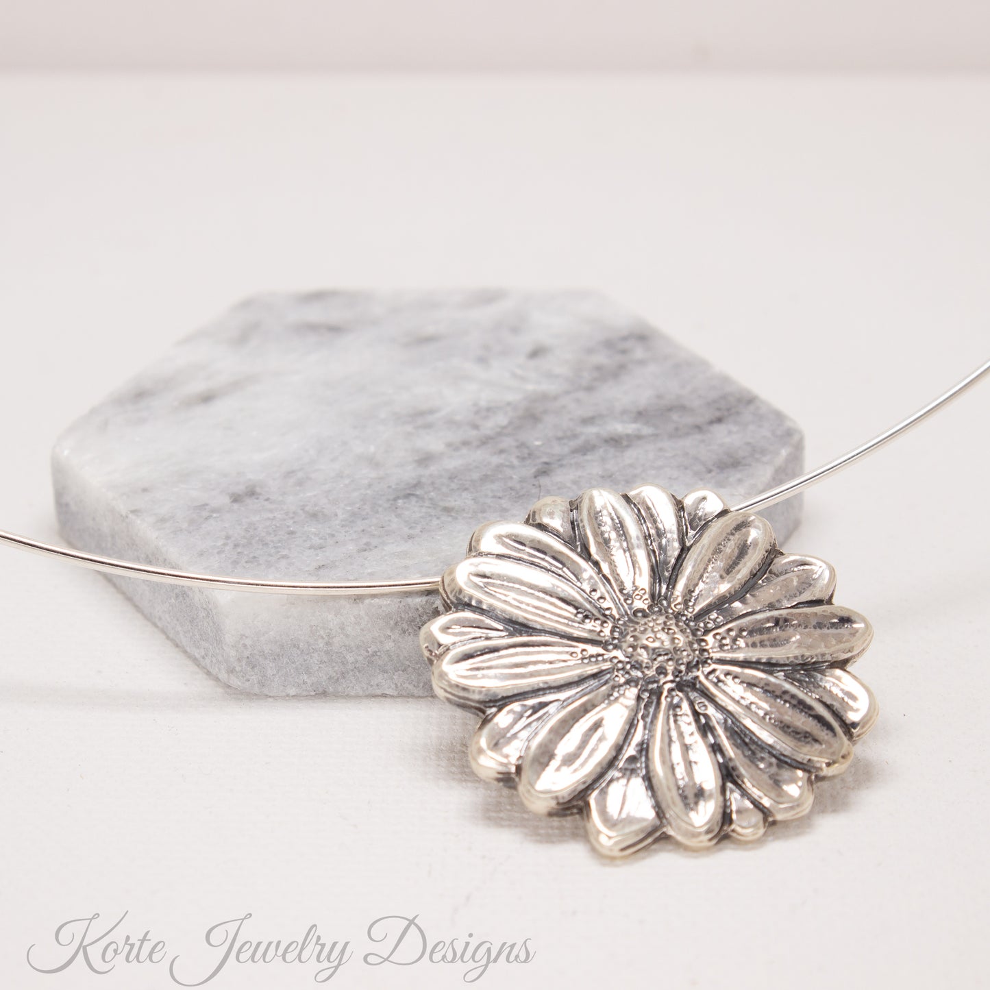 Daisy Necklace