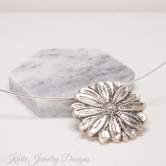 Daisy Necklace