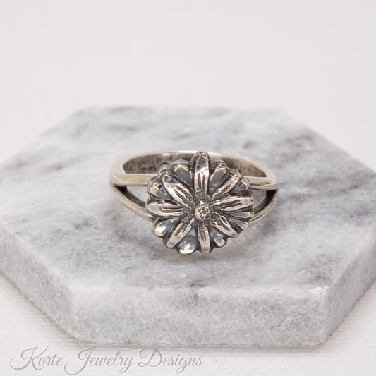 Daisy Ring