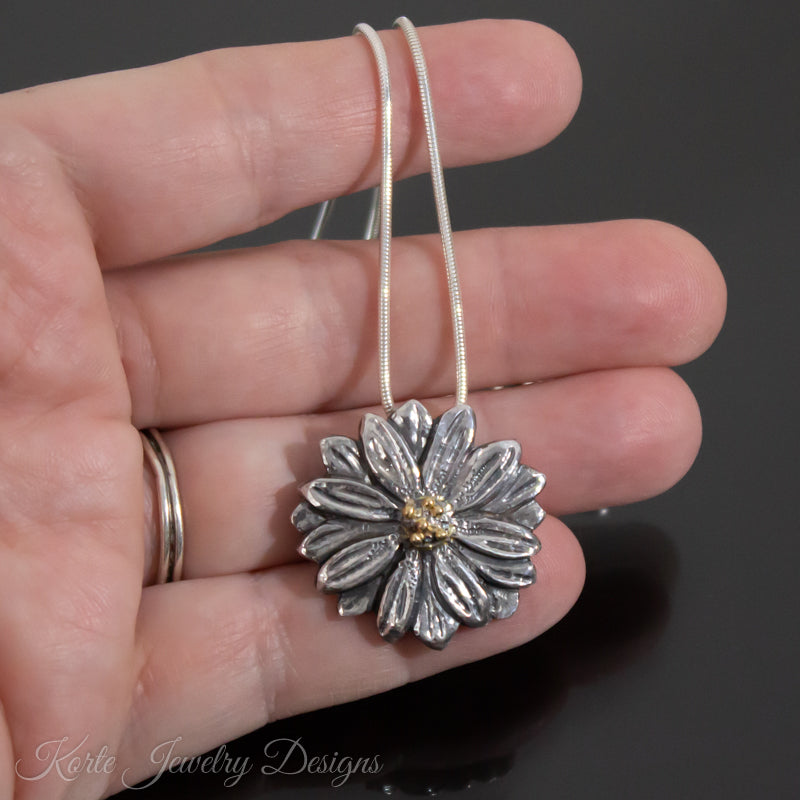 Daisy Pendant with Gold